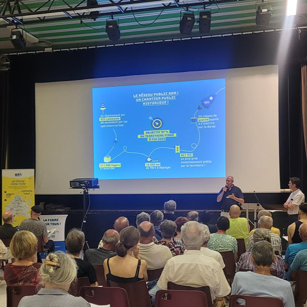 Retour sur la réunion publique d’ouverture commerciale fibre à Saint-Félicien !